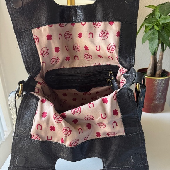 Lucky Brand 100% Black Leather Tote / Crossbody with studs - Picture 4 of 16